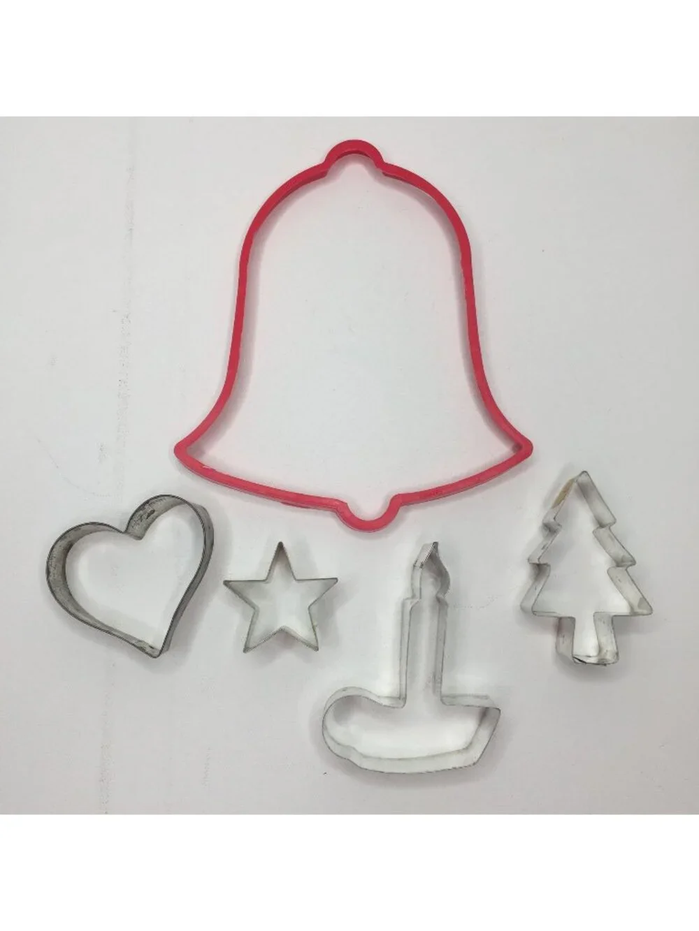 Vintage Christmas Theme Set 5 Metal Cookie Cutters Bell Candle Heart Tree Star